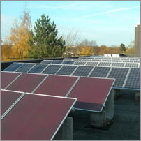 Solaranlage auf dem Dach unserer Schule