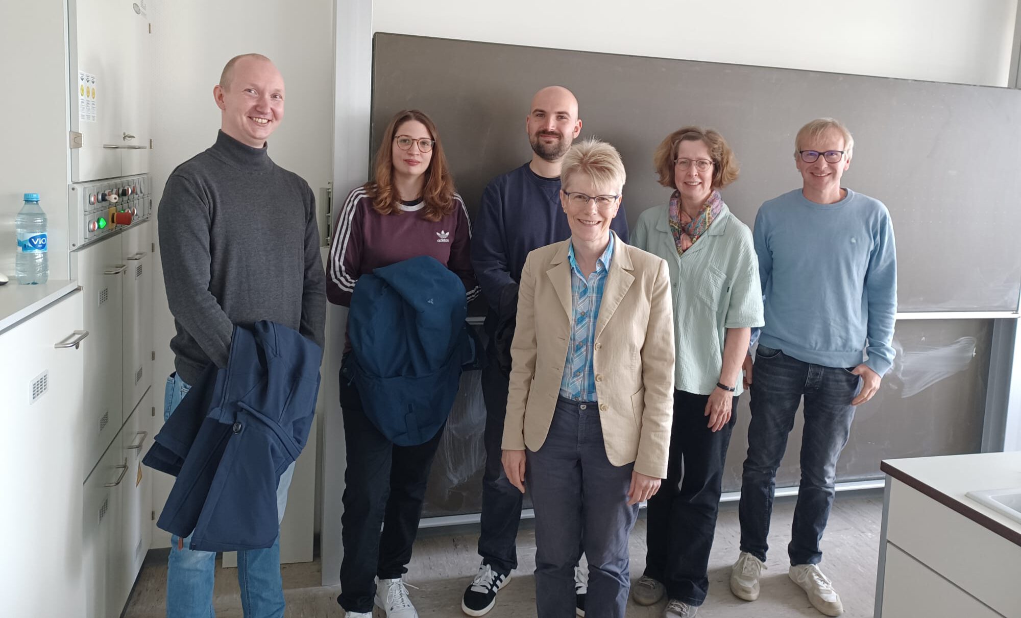 Ehemalige Schüler zu Besuch bei der HB Labor-/Verfahrenstechnik