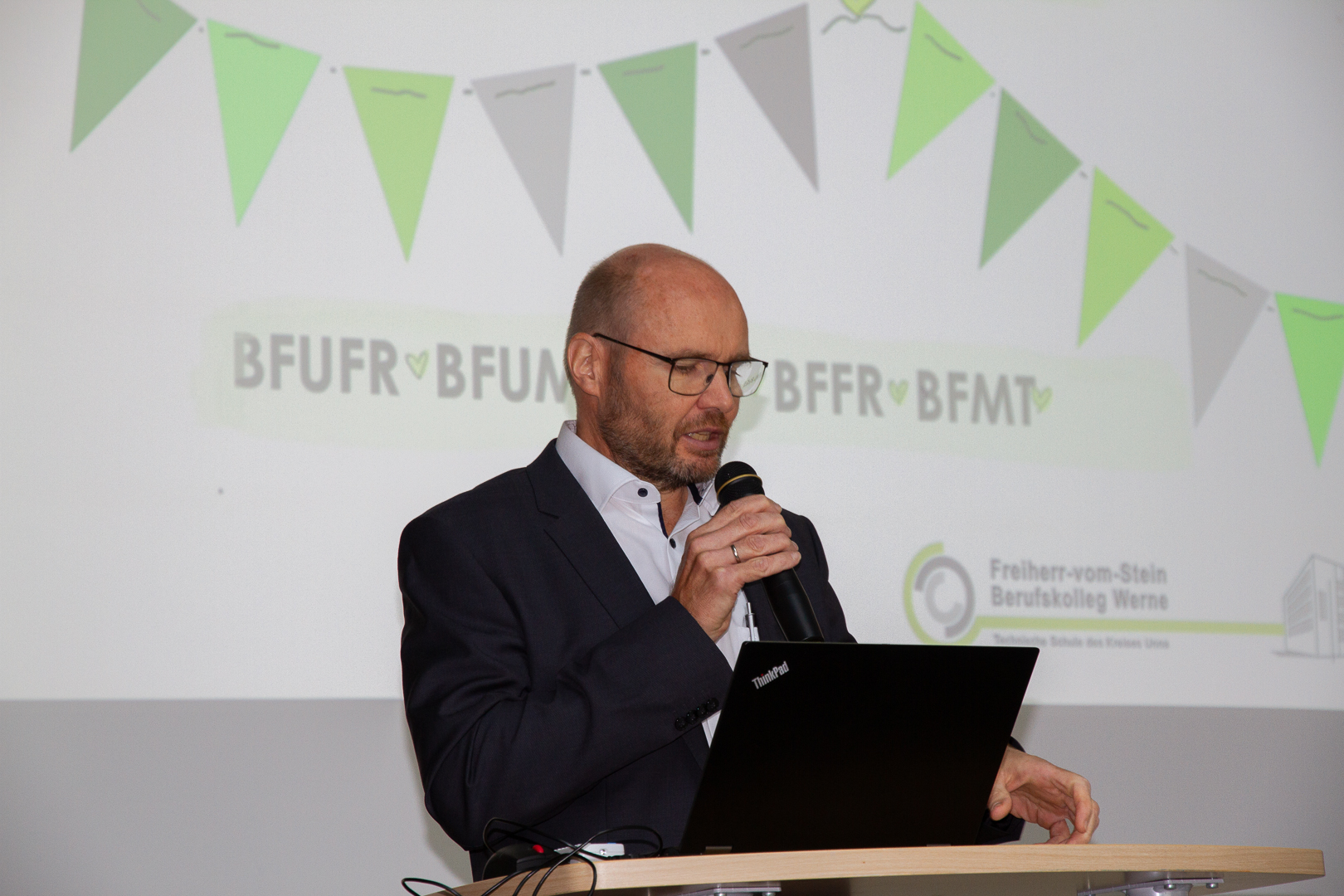Zeugnisvergabe der Berufsfachschulen Zeugnisvergabe der Berufsfachschulen